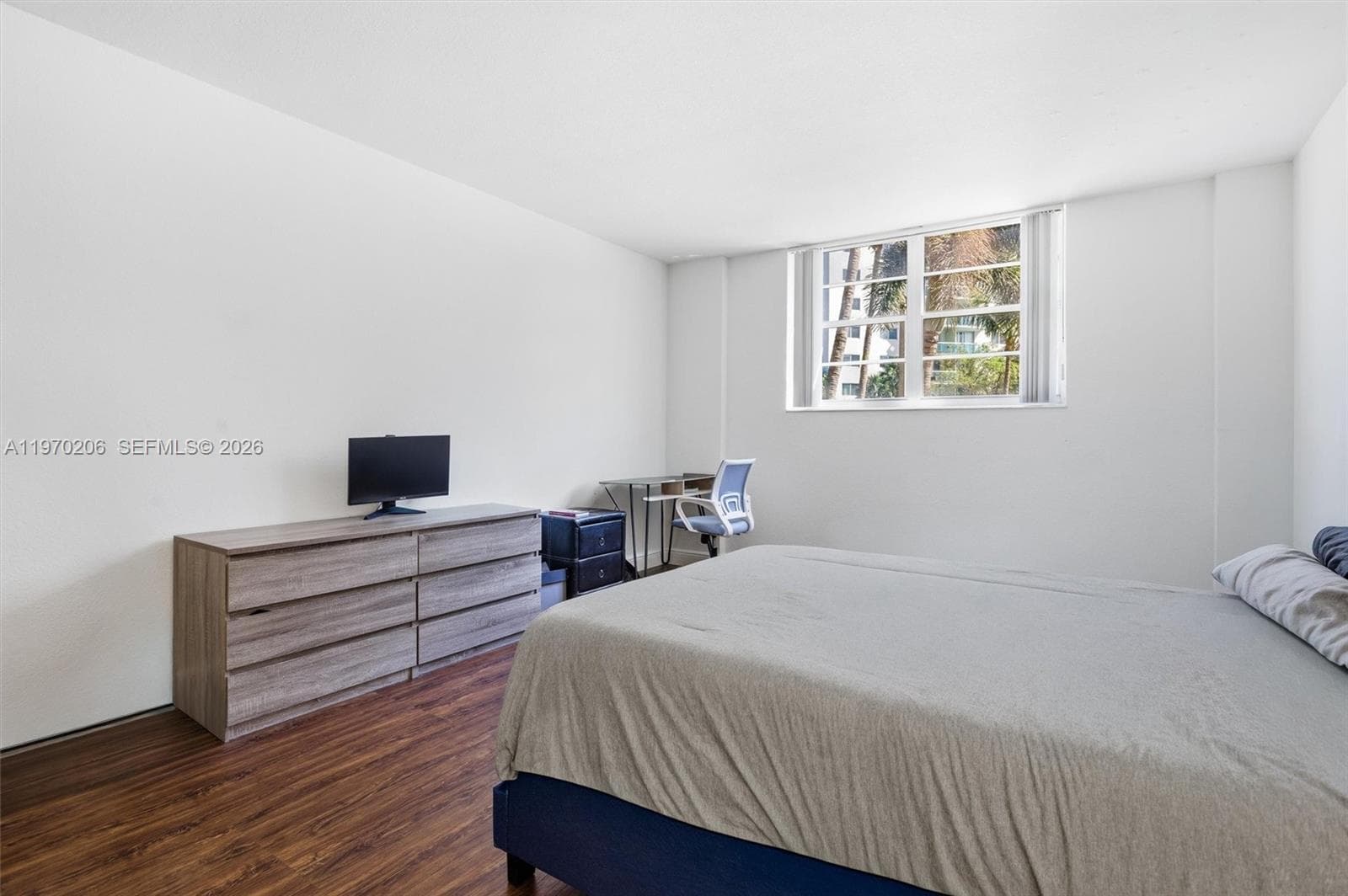 19390 Collins Ave 120 photo 12