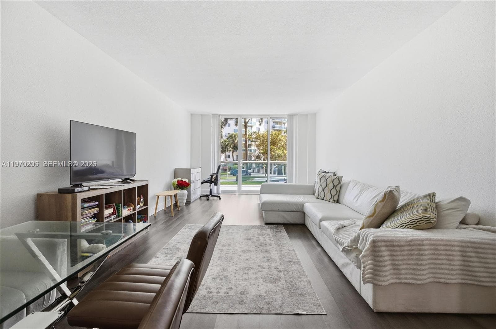 19390 Collins Ave 120 photo 4