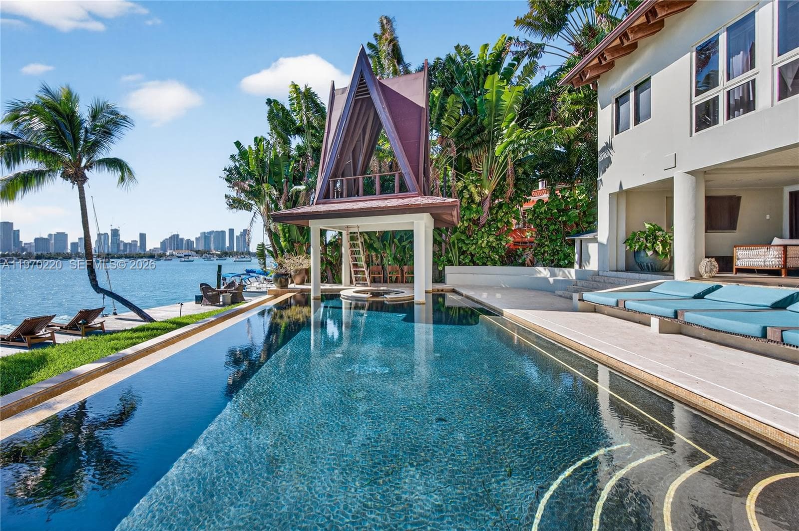 14 San Marino Dr photo 3