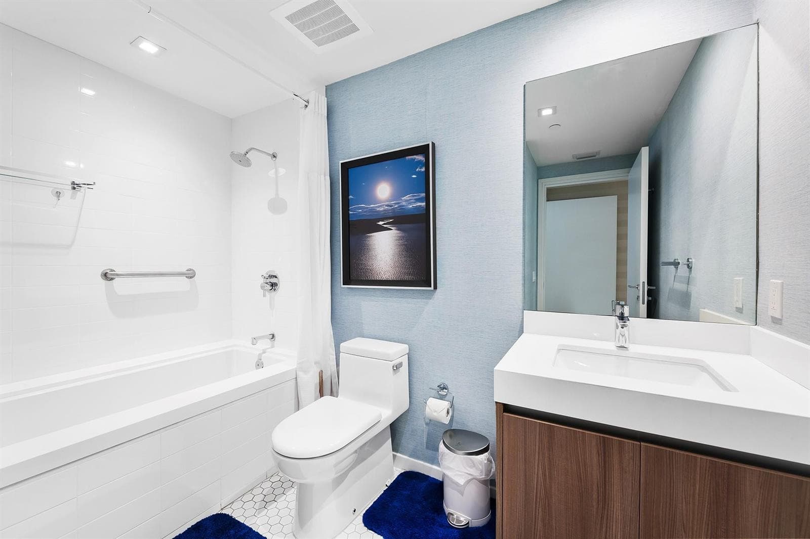 401 N Birch Road 700 photo 12