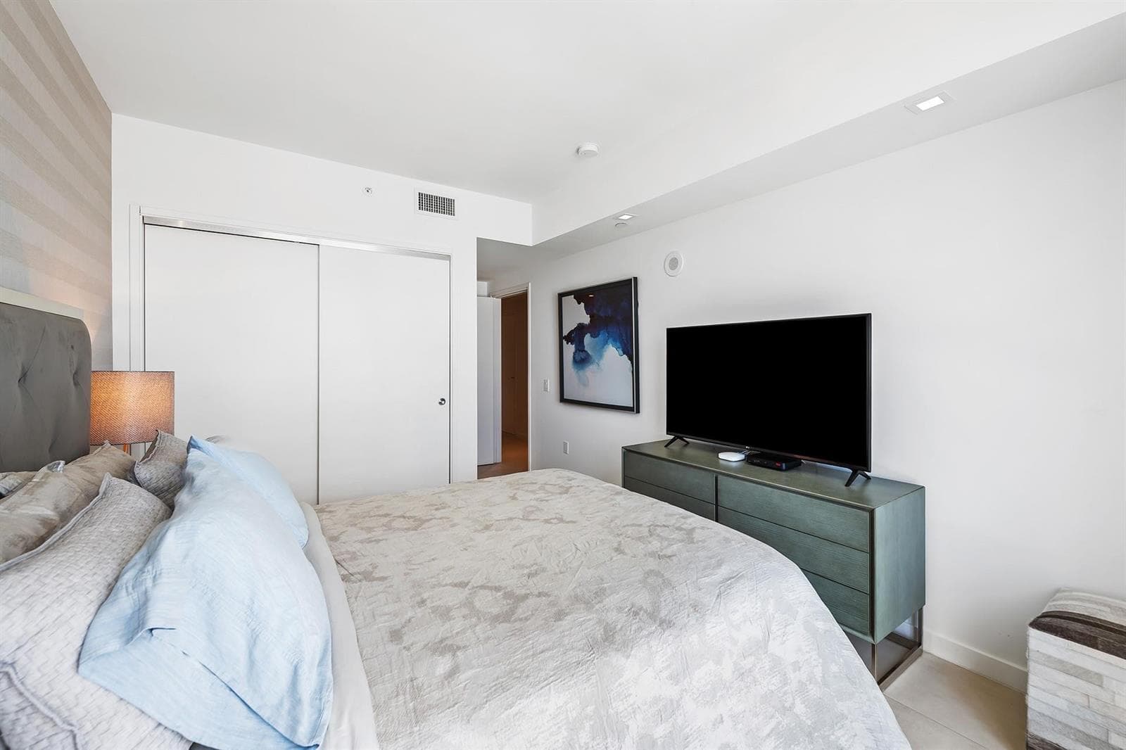 401 N Birch Road 700 photo 11