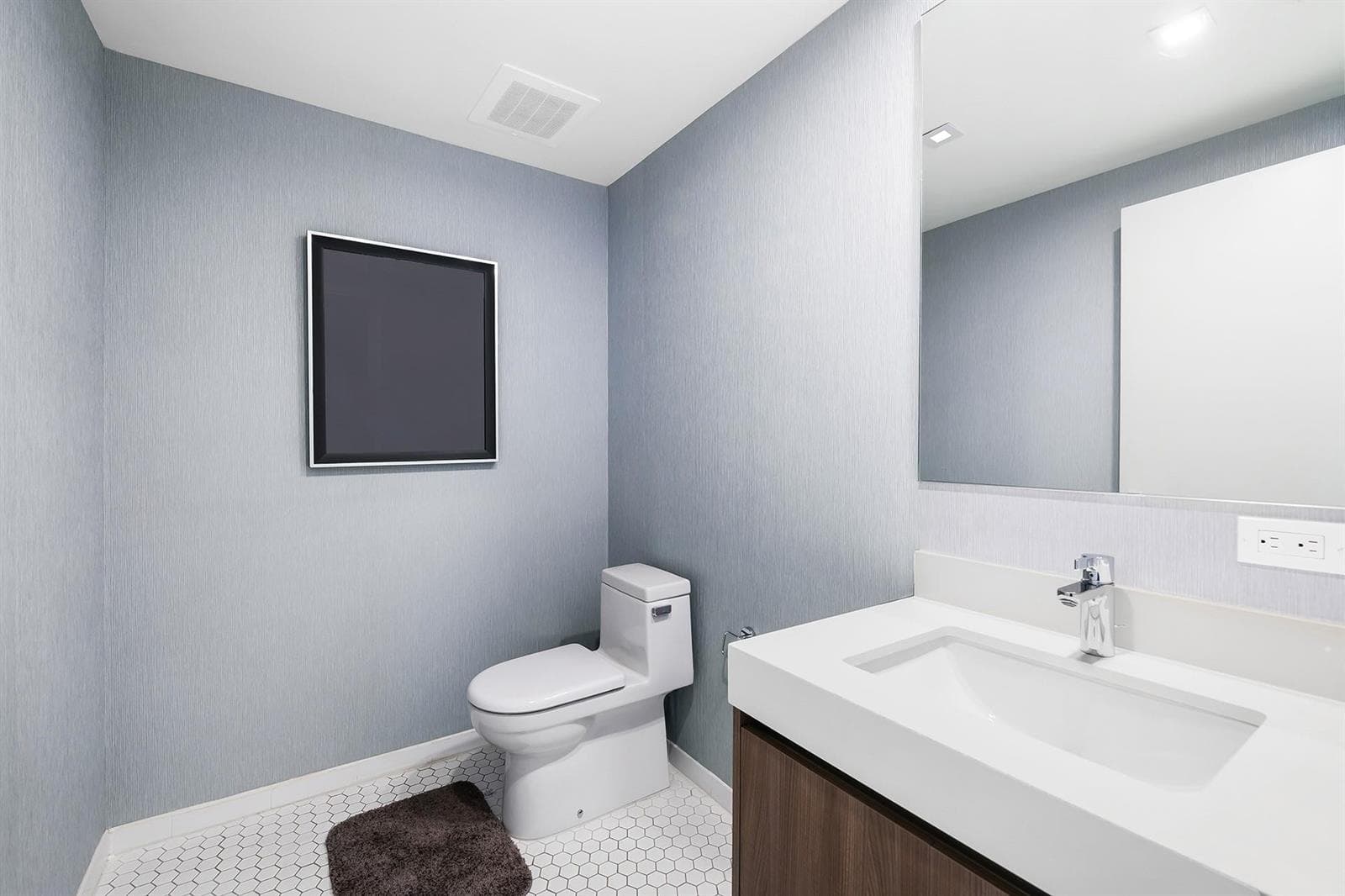 401 N Birch Road 700 photo 8
