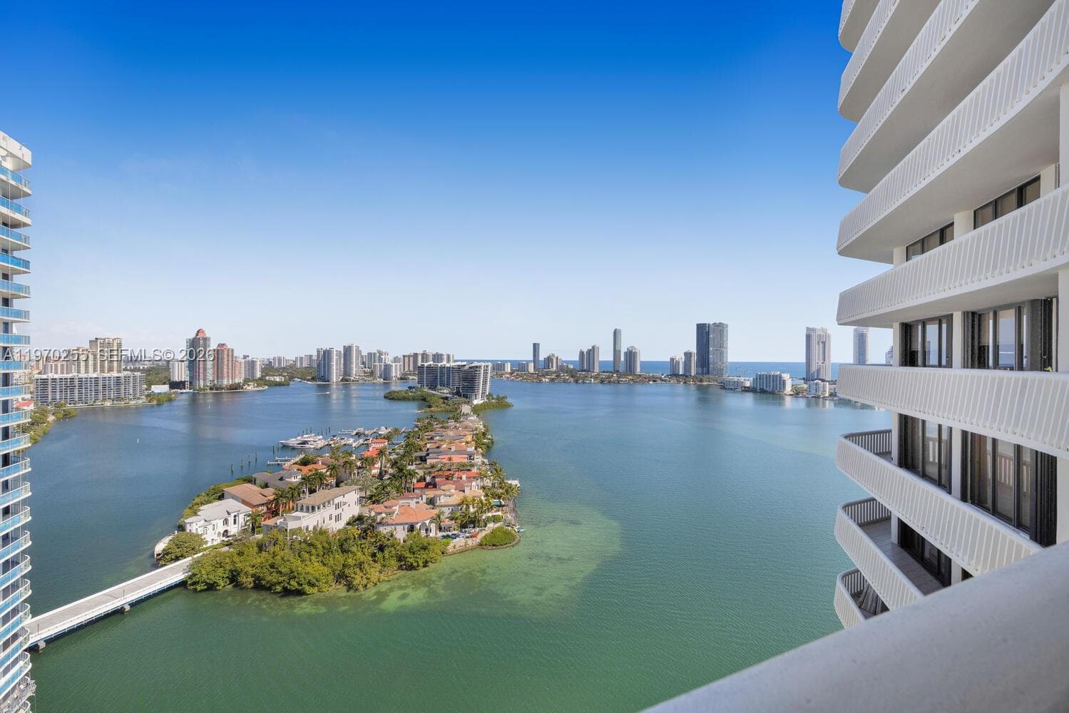 3000 Island Blvd 2504 photo 2