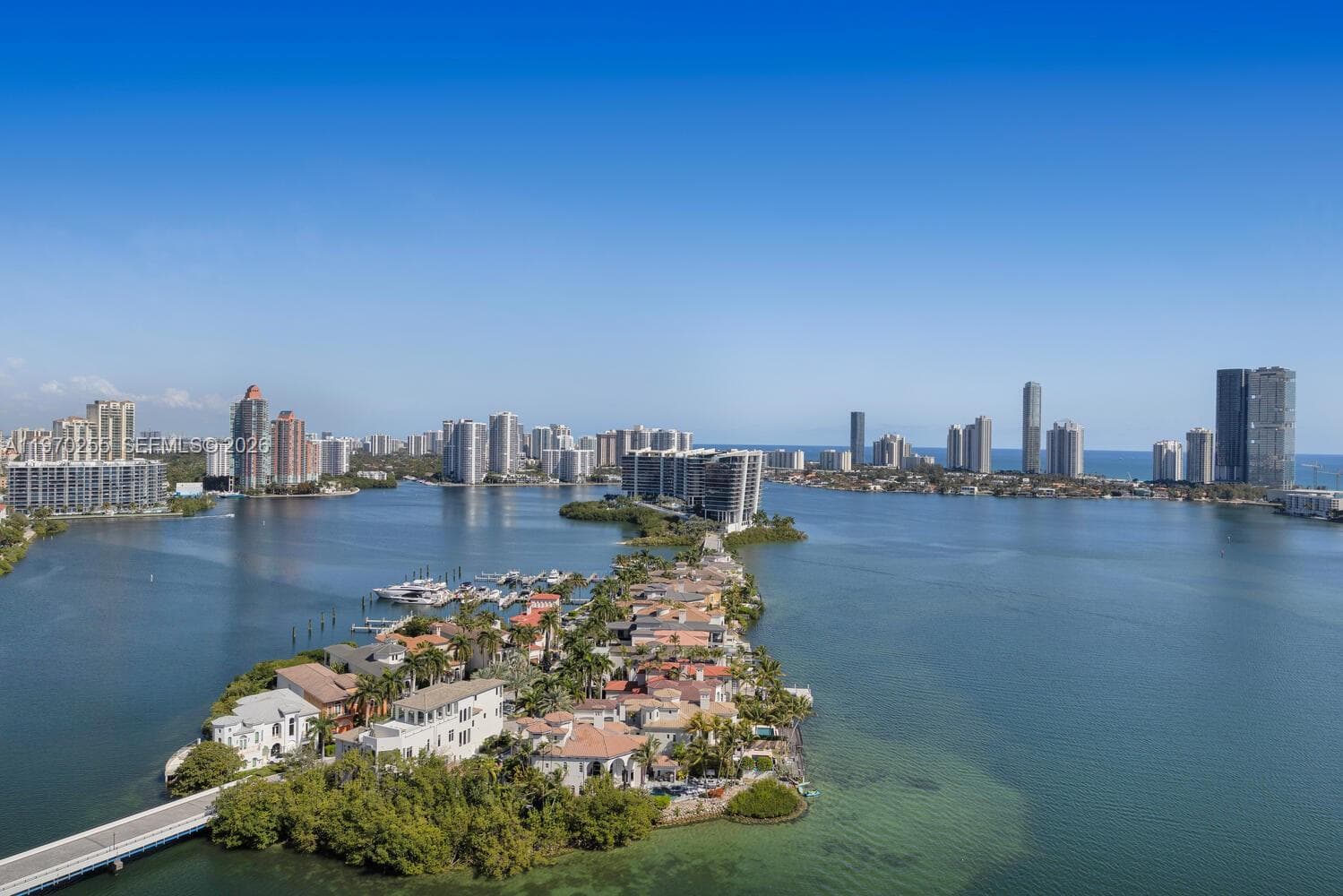 3000 Island Blvd 2504 photo 1