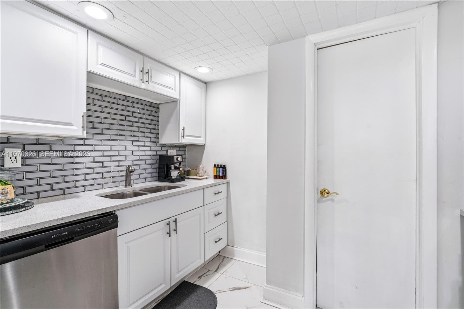 905 Brickell Bay Dr 230 photo 25