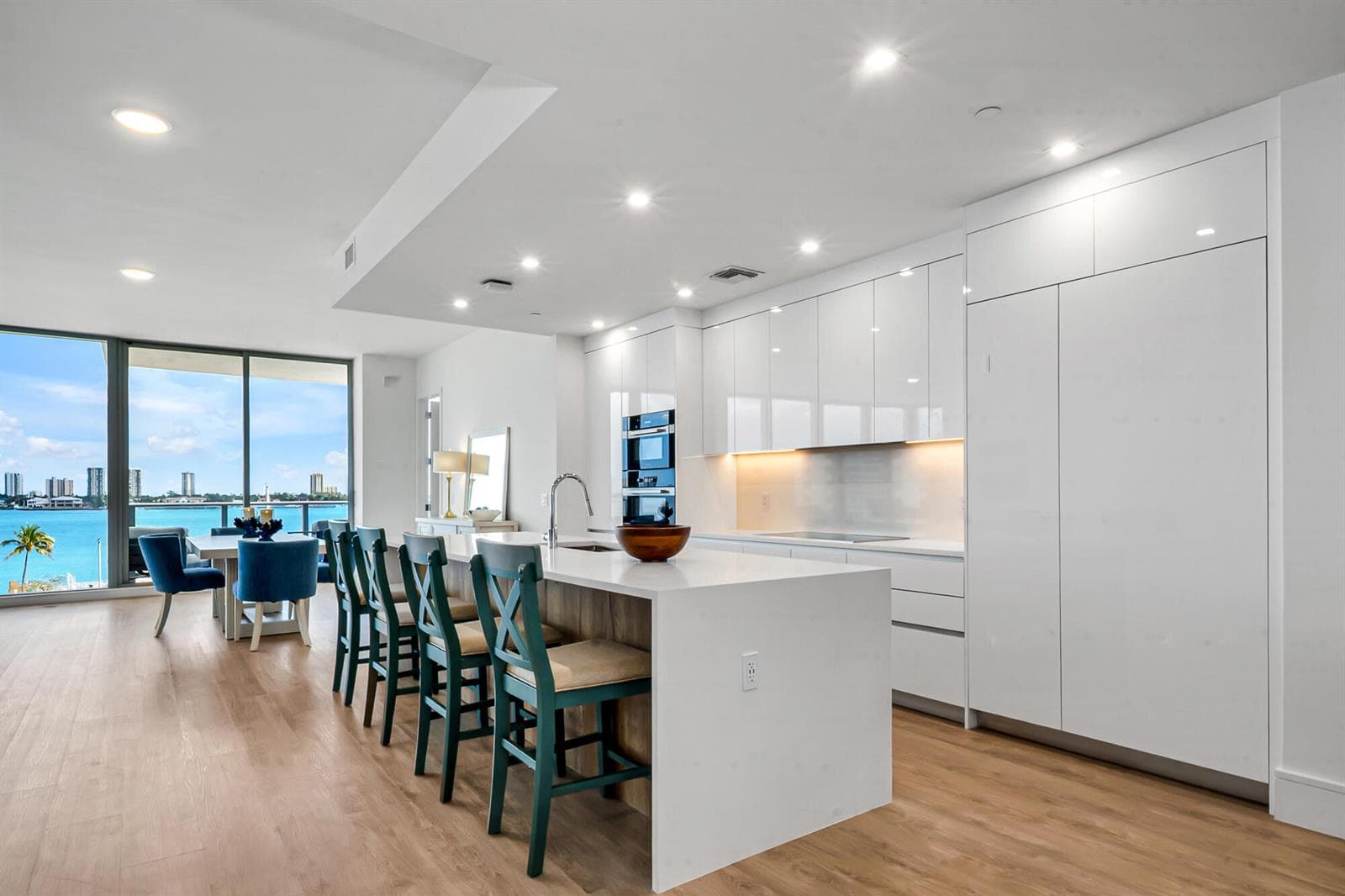 220 Lake Shore Drive 502 photo 17