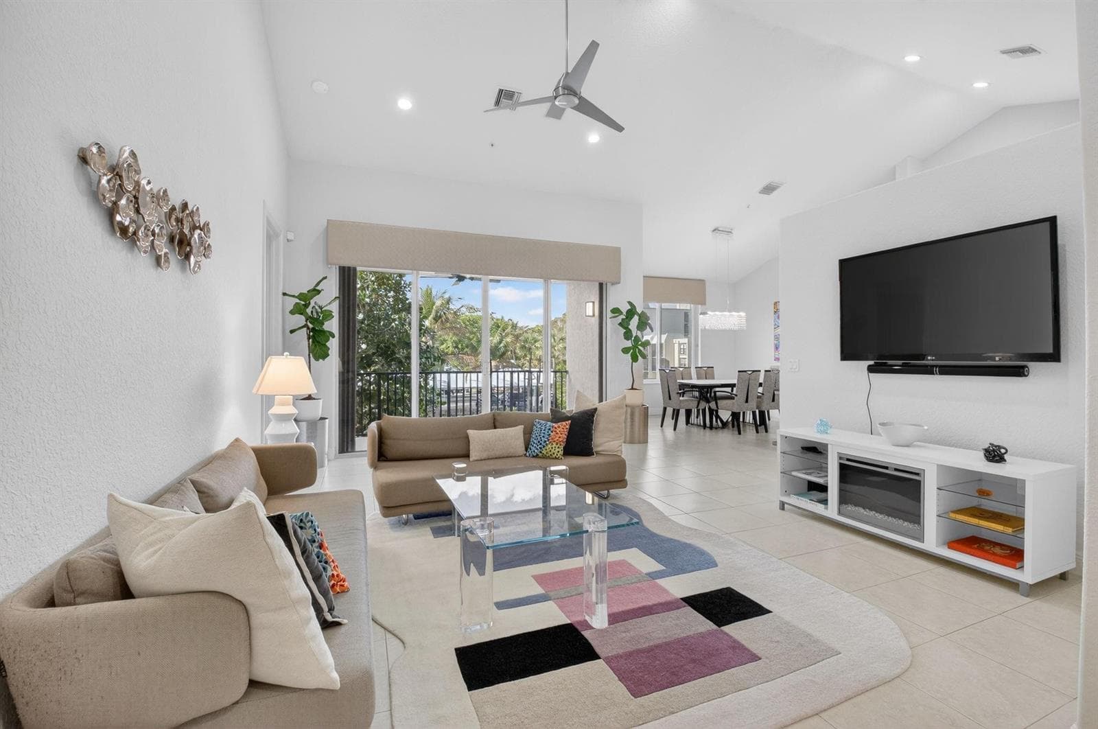 23 Royal Palm Way 18 photo 6