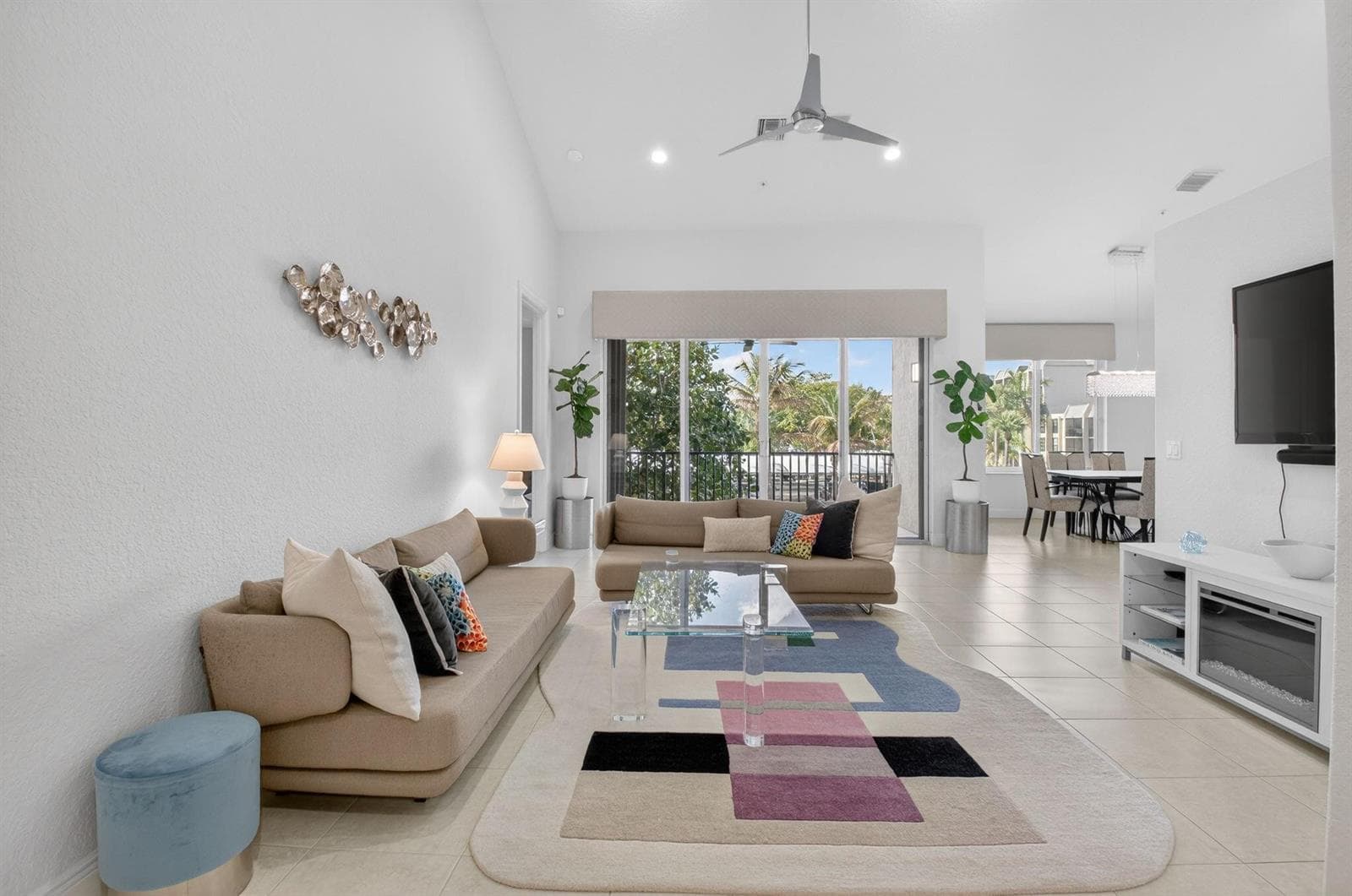 23 Royal Palm Way 18 photo 7