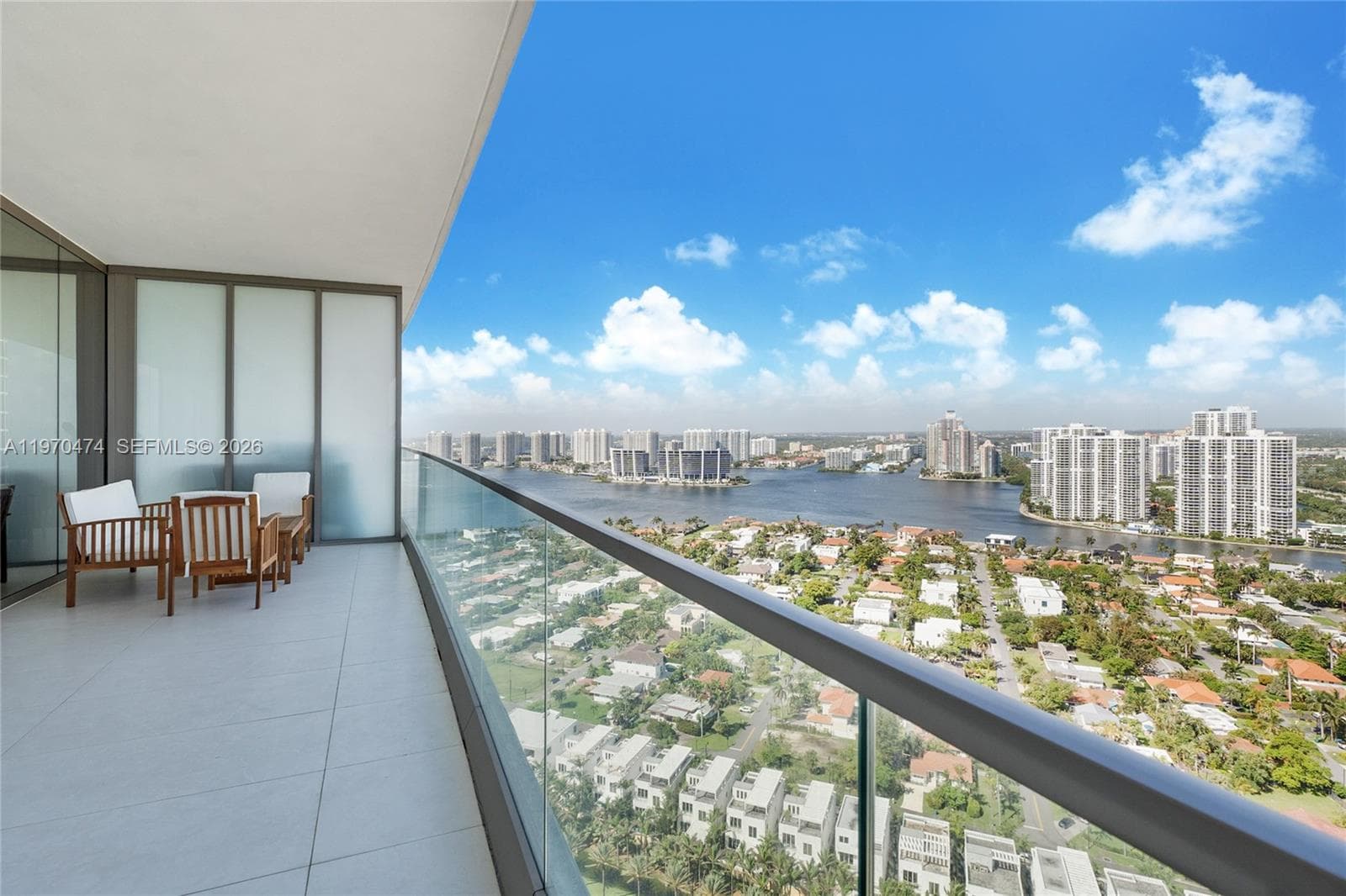 18975 Collins Ave 2703 photo 17