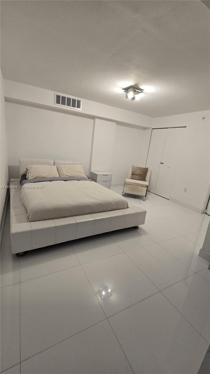 9195 Collins Ave 406 photo 2