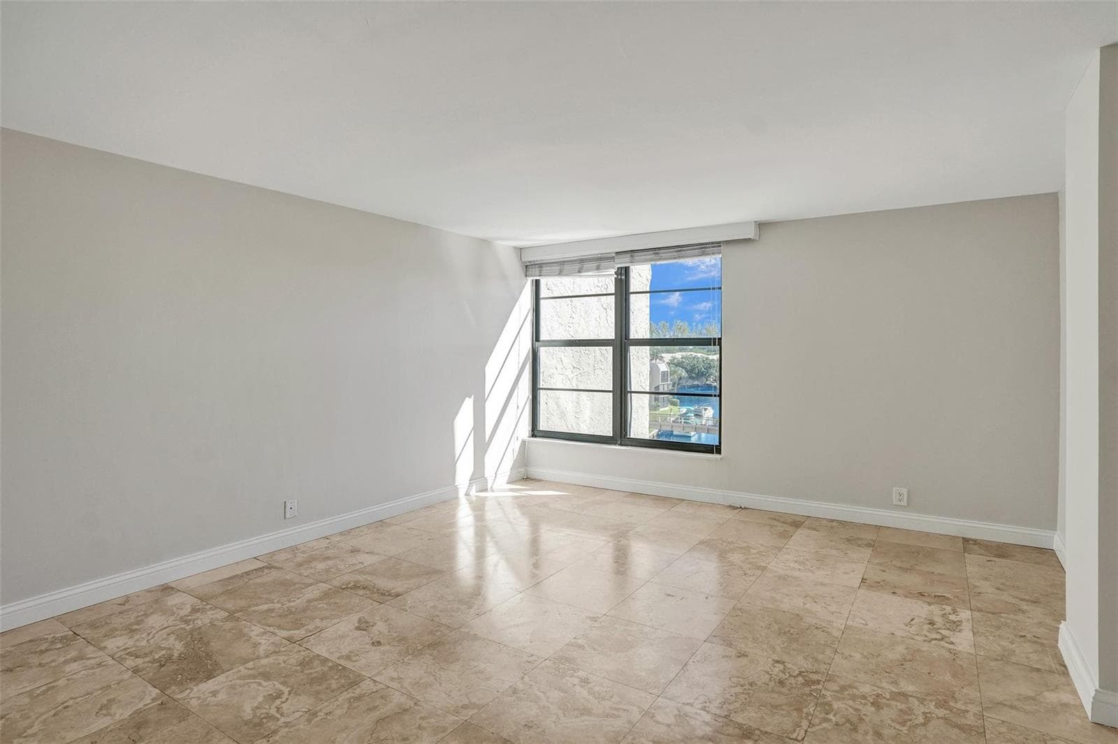 4 Royal Palm Way 503 photo 22
