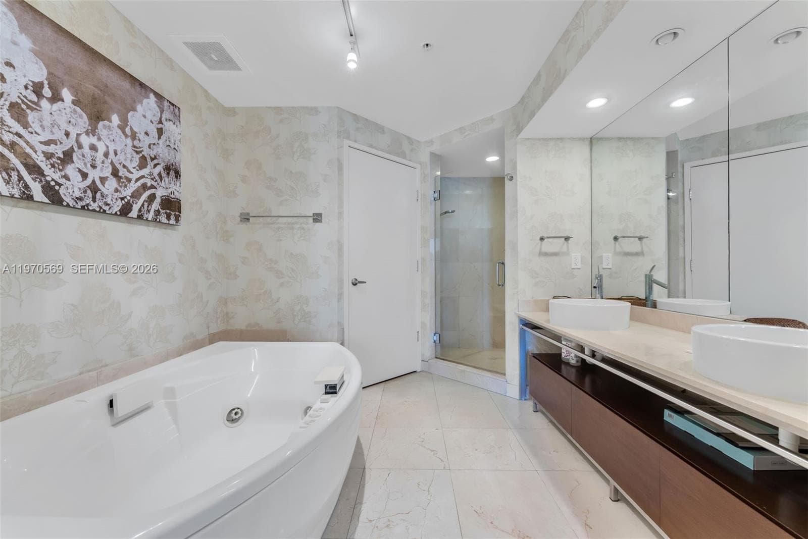 16275 Collins Ave 1604 photo 17