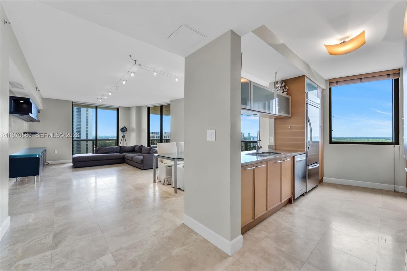 16275 Collins Ave 1604 photo 3