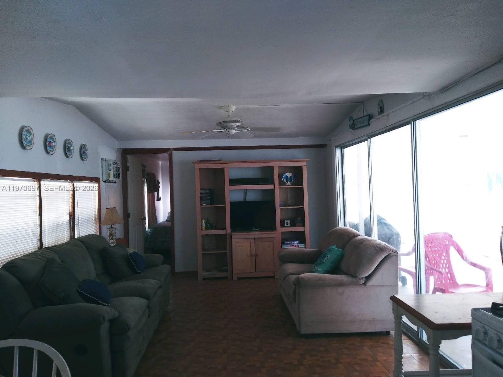 261 Burgundy Dr photo 5