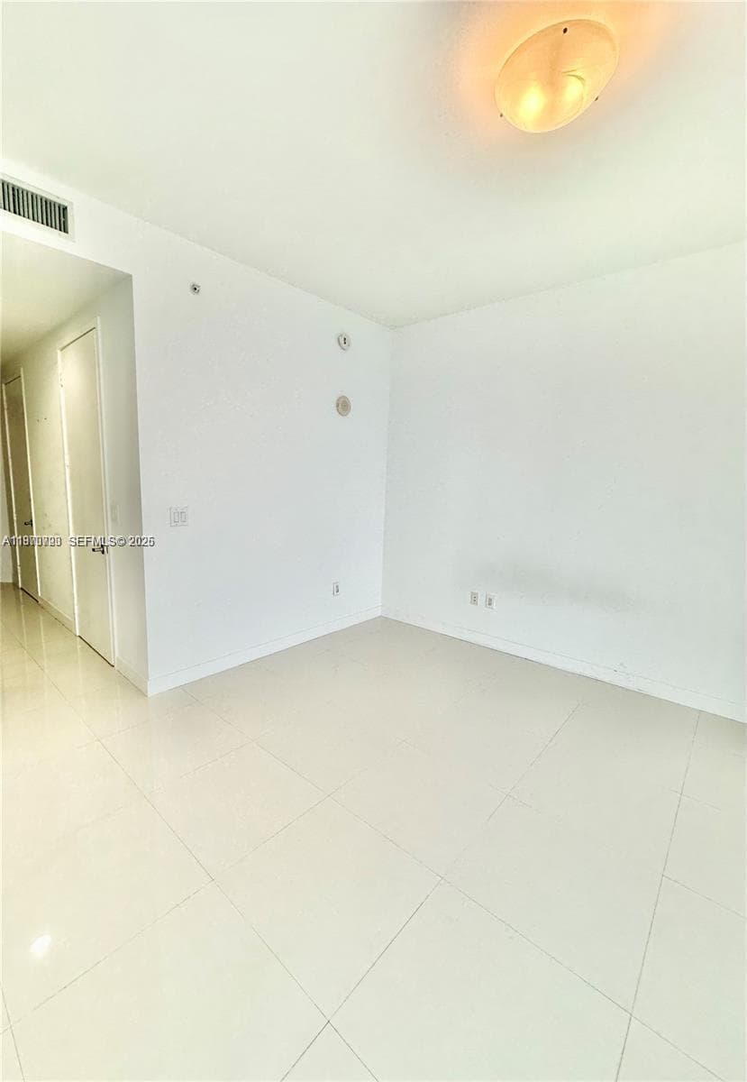 18201 Collins Ave 4808 photo 9