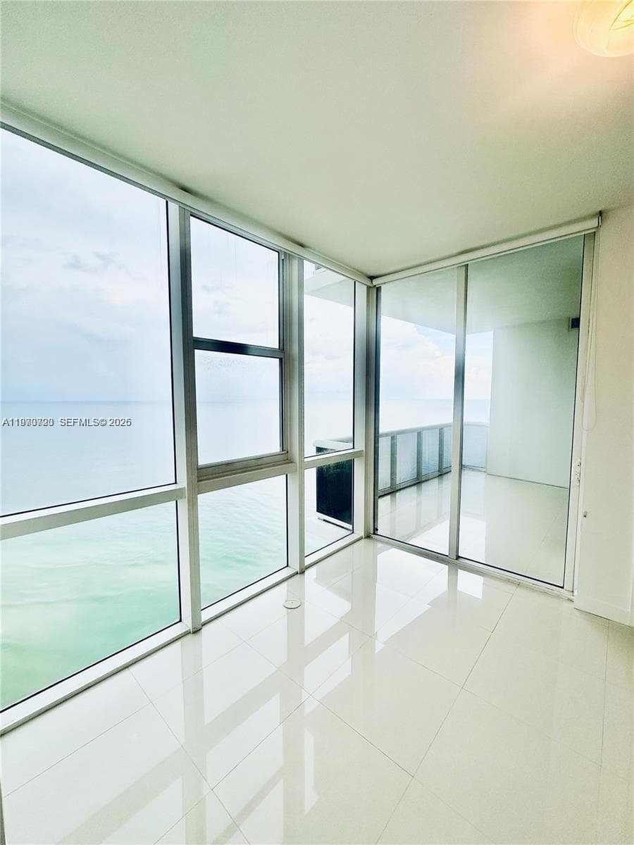 18201 Collins Ave 4808 photo 11