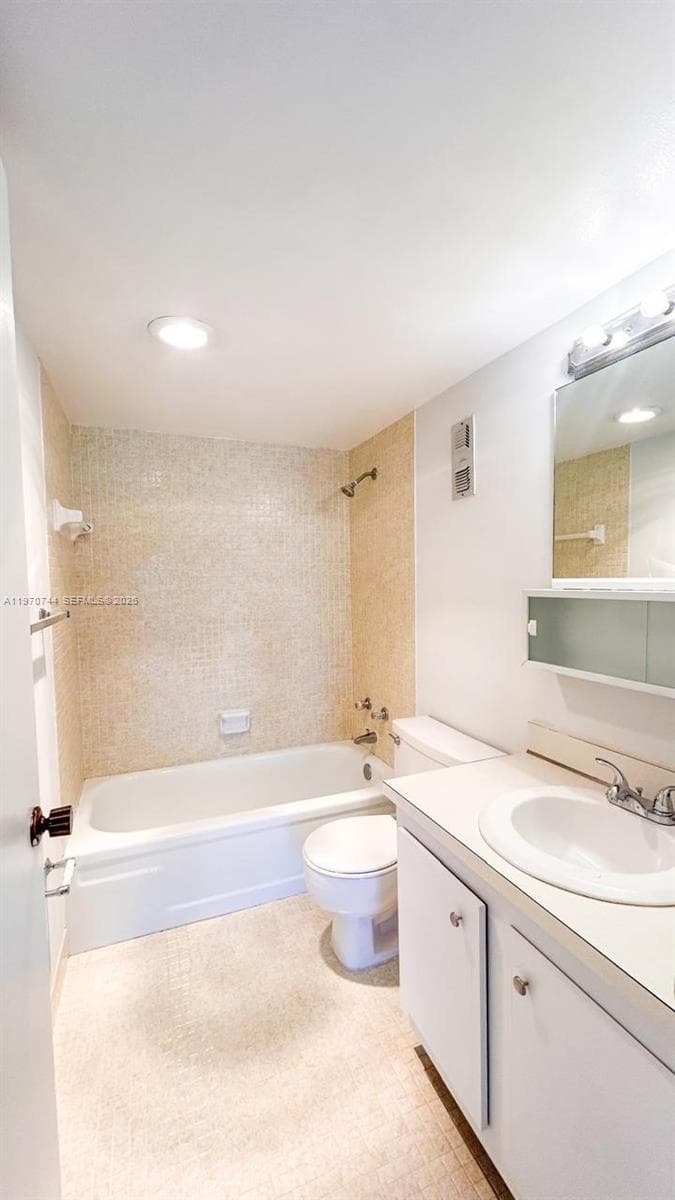2761 Taft St 408 photo 25