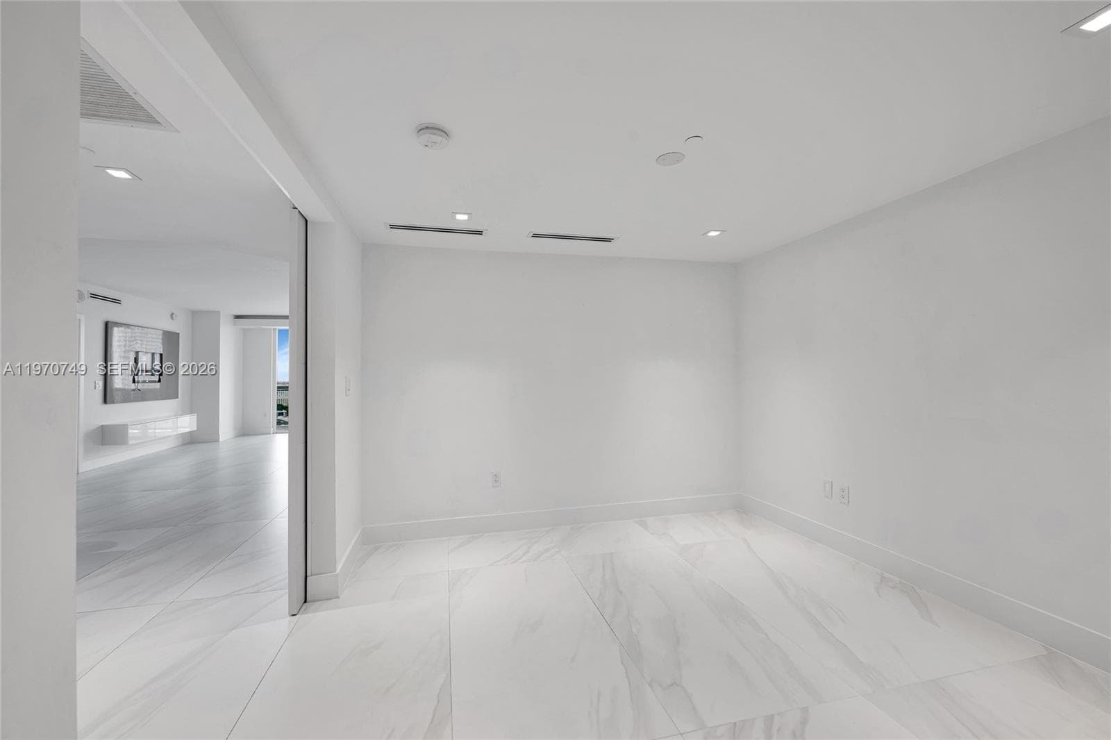 1850 S Ocean Dr 1808 photo 9