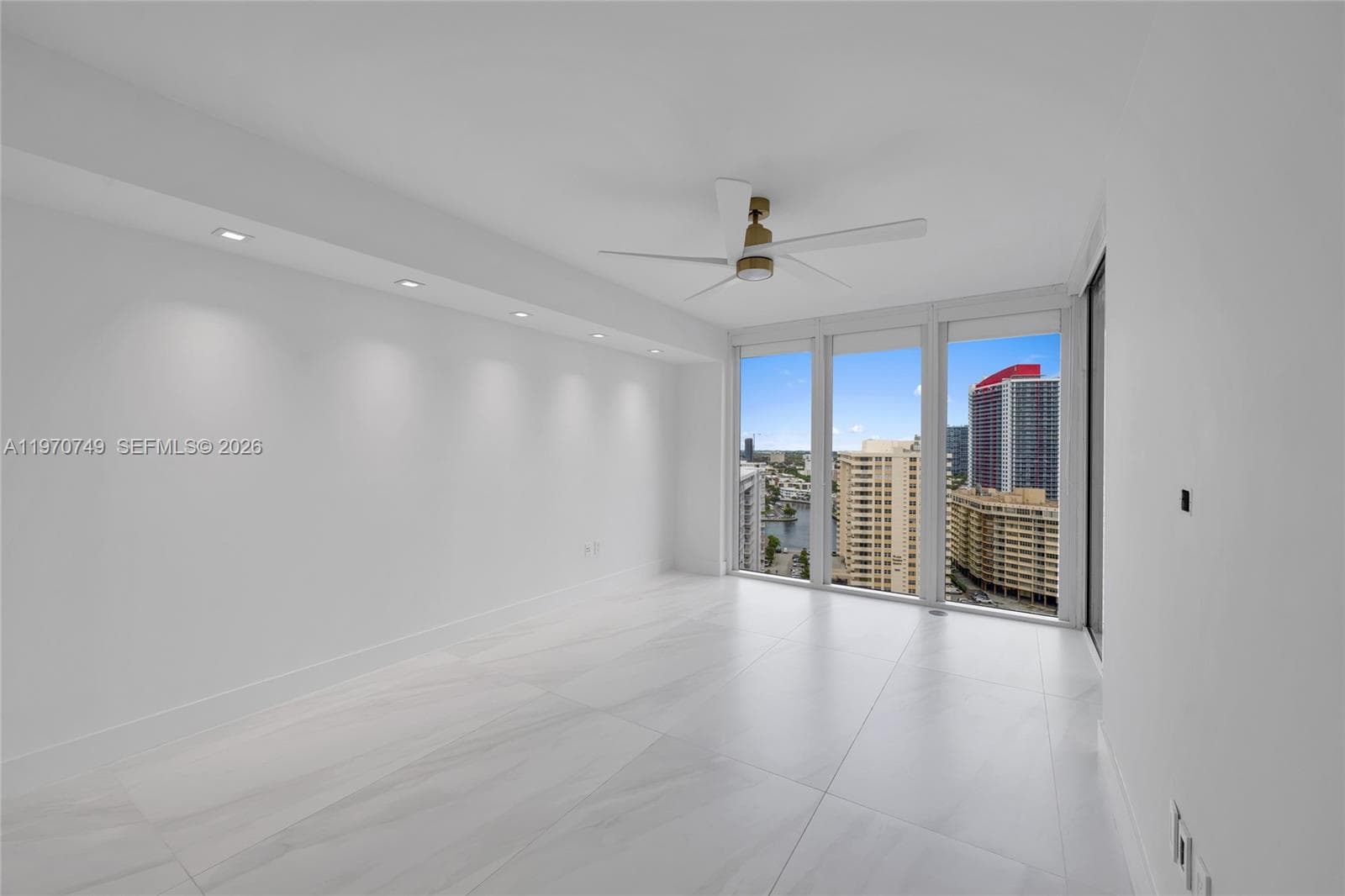 1850 S Ocean Dr 1808 photo 24