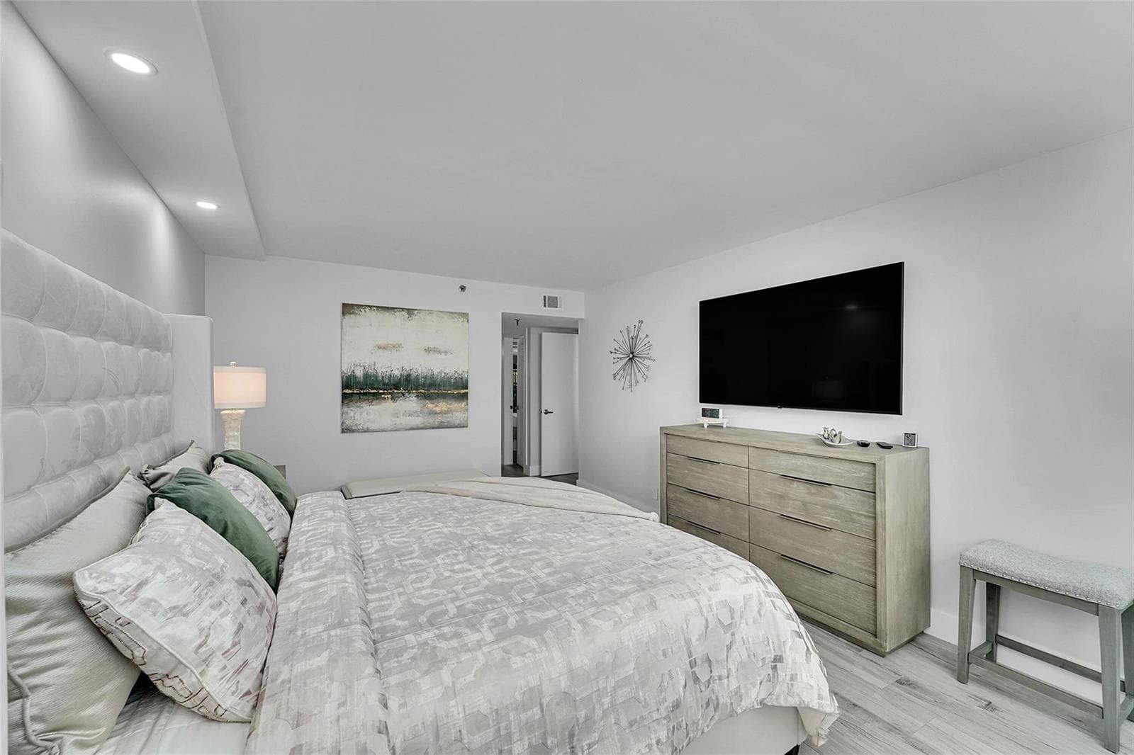 2900 NE 14th Street Causeway Unit 709 photo 17