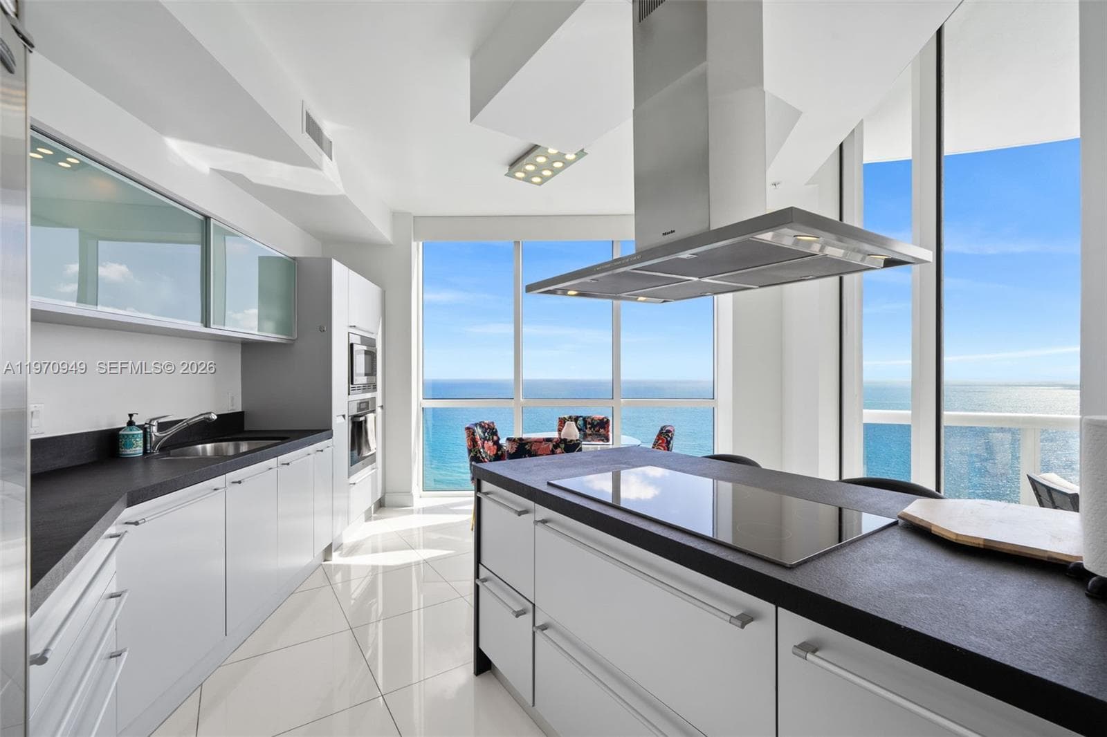 18201 Collins Ave 4709 photo 3