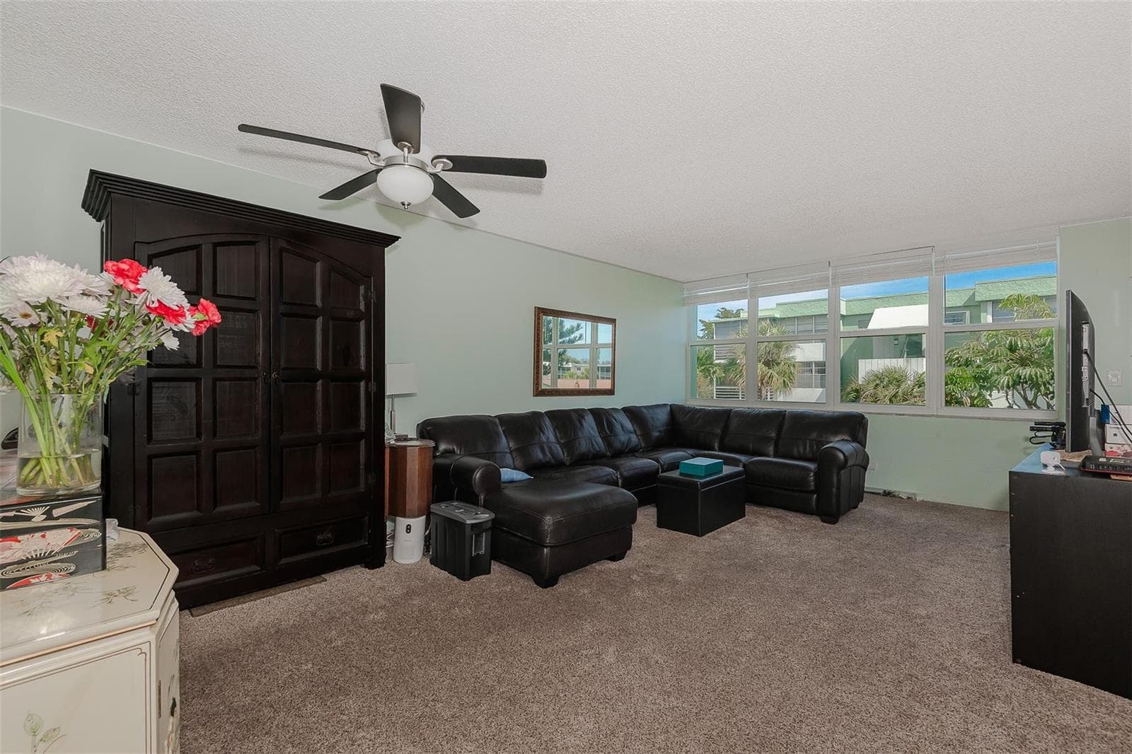 2751 Taft Street 305 photo 2