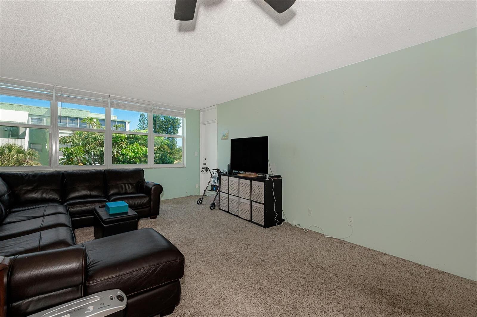 2751 Taft Street 305 photo 3