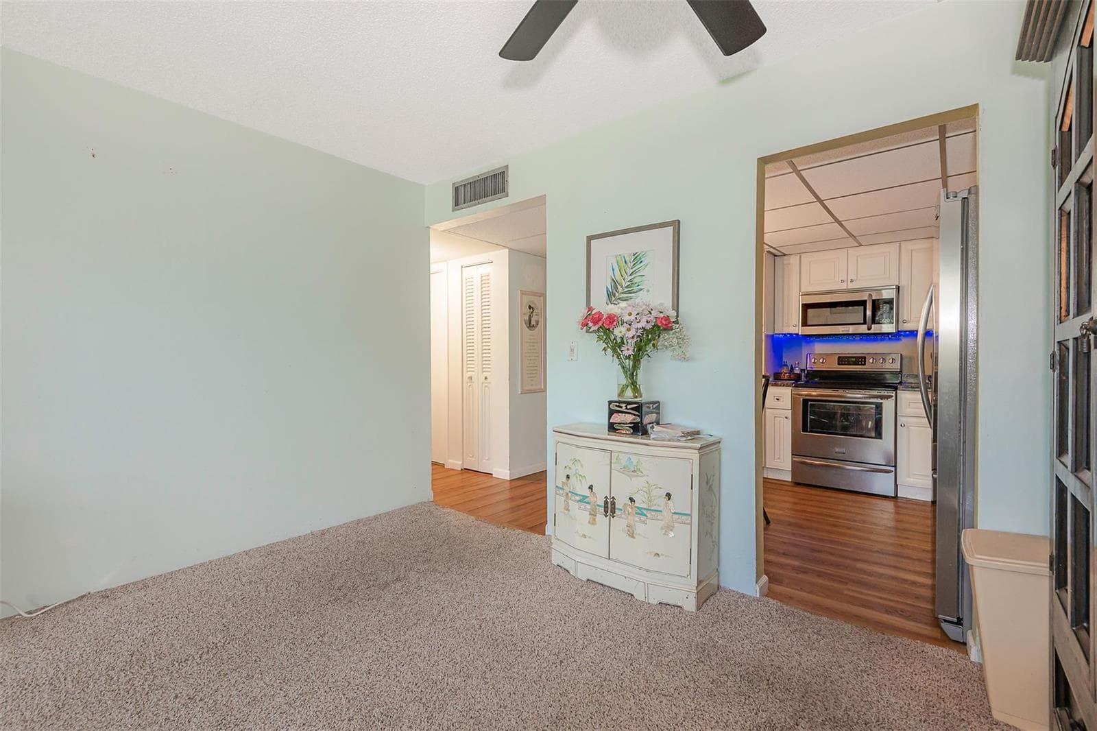 2751 Taft Street 305 photo 8