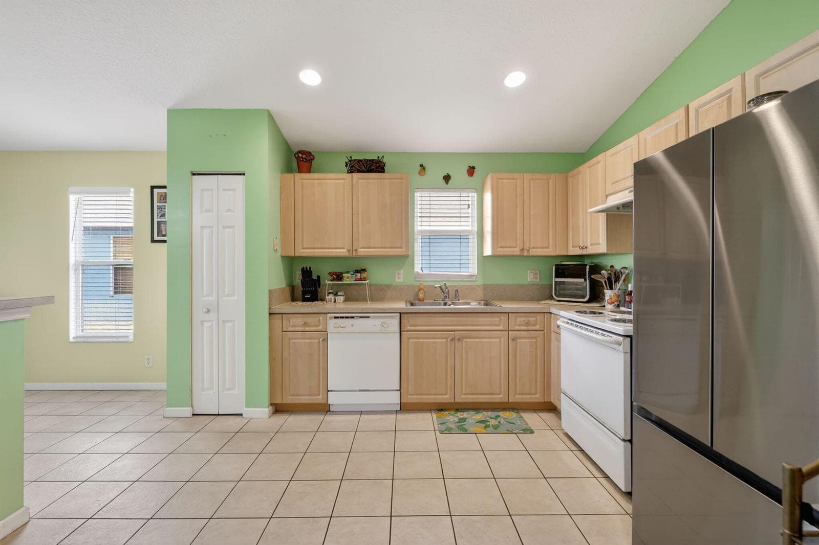 9042 SW Caprice Circle photo 3