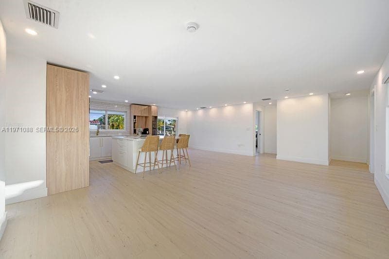 1810 SW 6th Ave photo 6