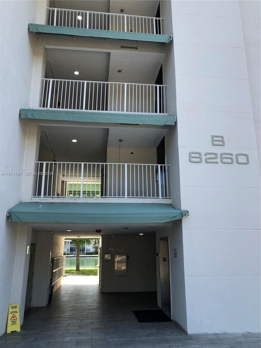 8260 SW 210th St 210 photo 19