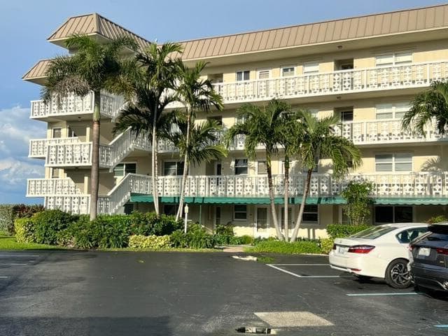 52 Yacht Club Drive 308 photo 4