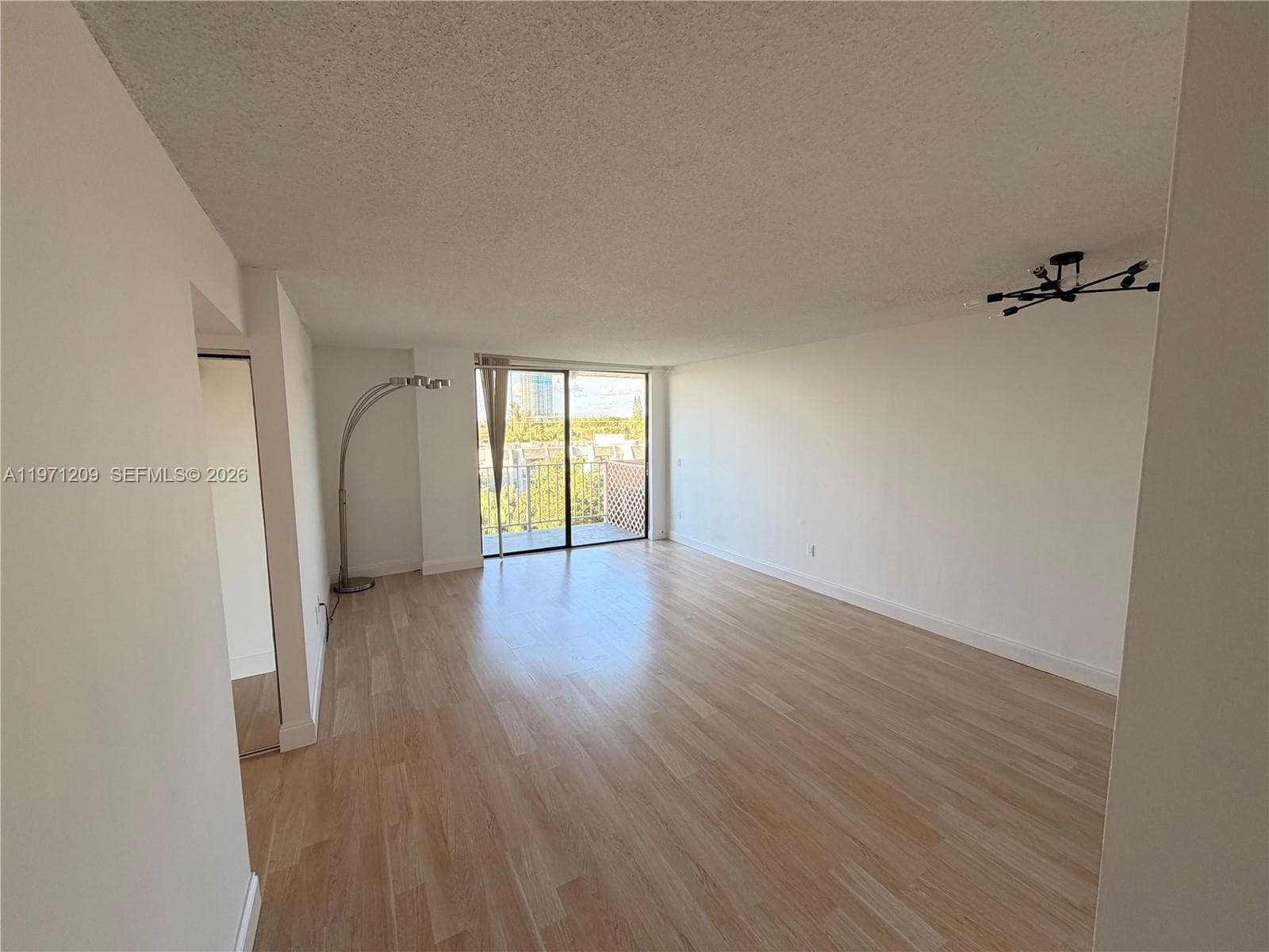 2350 NE 135th St 503 photo 6