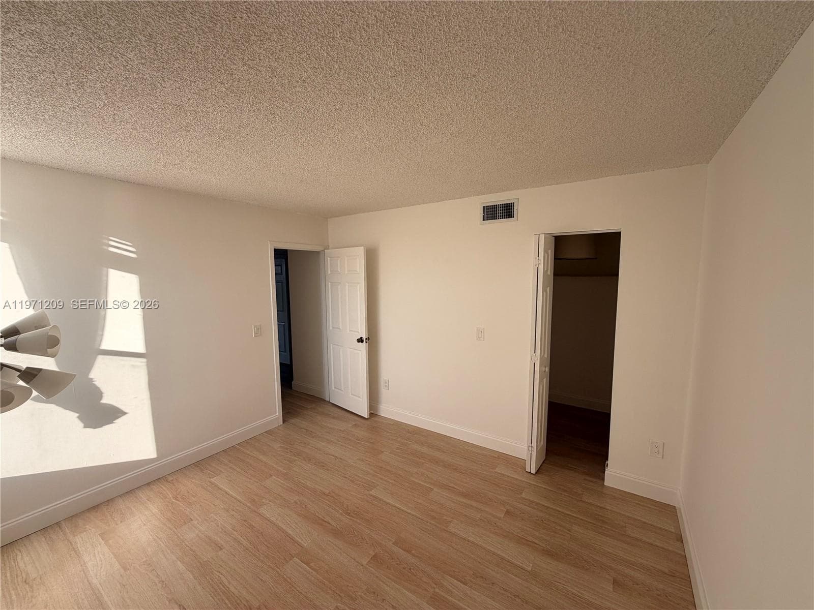 2350 NE 135th St 503 photo 13