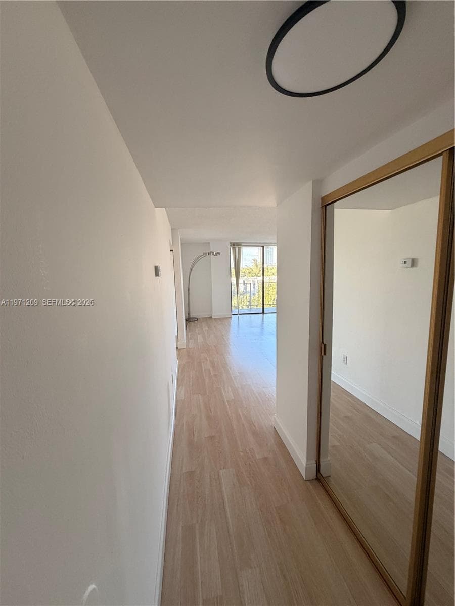 2350 NE 135th St 503 photo 7