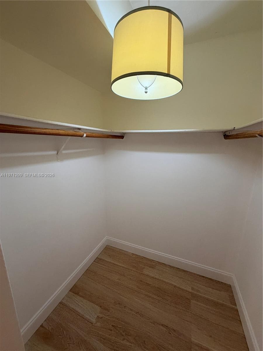 2350 NE 135th St 503 photo 25