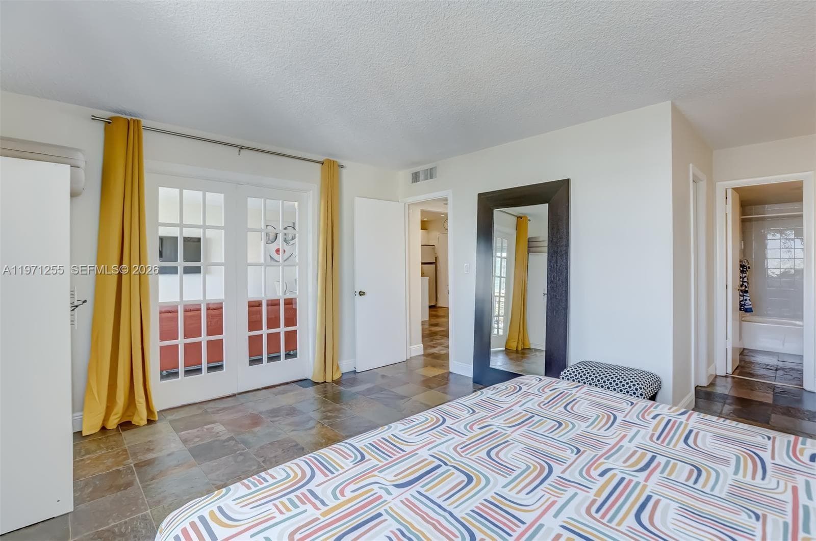 401 Golden Isles Dr 1101 photo 8