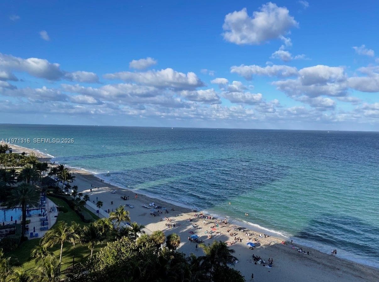 19201 Collins Ave 1011 photo 1