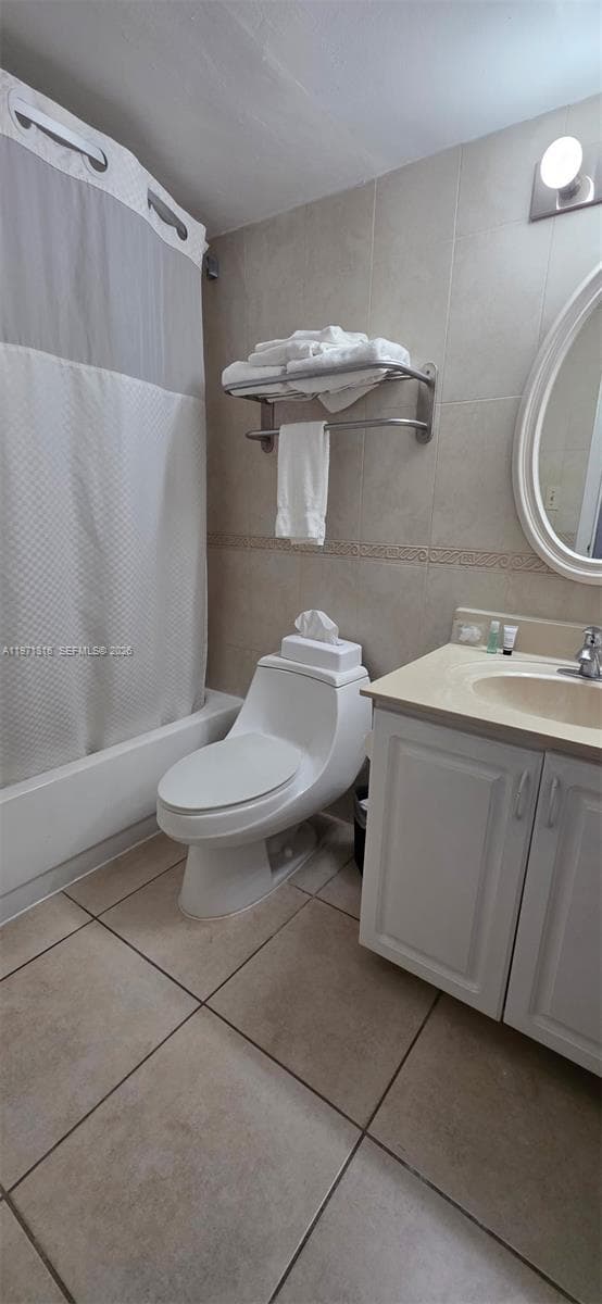 19201 Collins Ave 1011 photo 9
