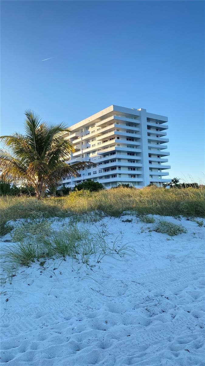 177 Ocean Lane Dr 204 photo 11