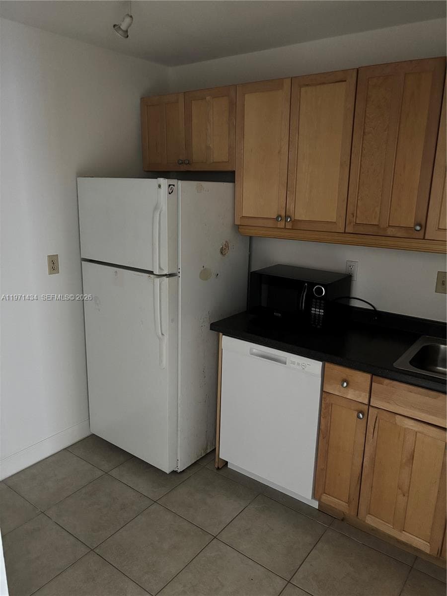 7900 Camino Cir 308 photo 14