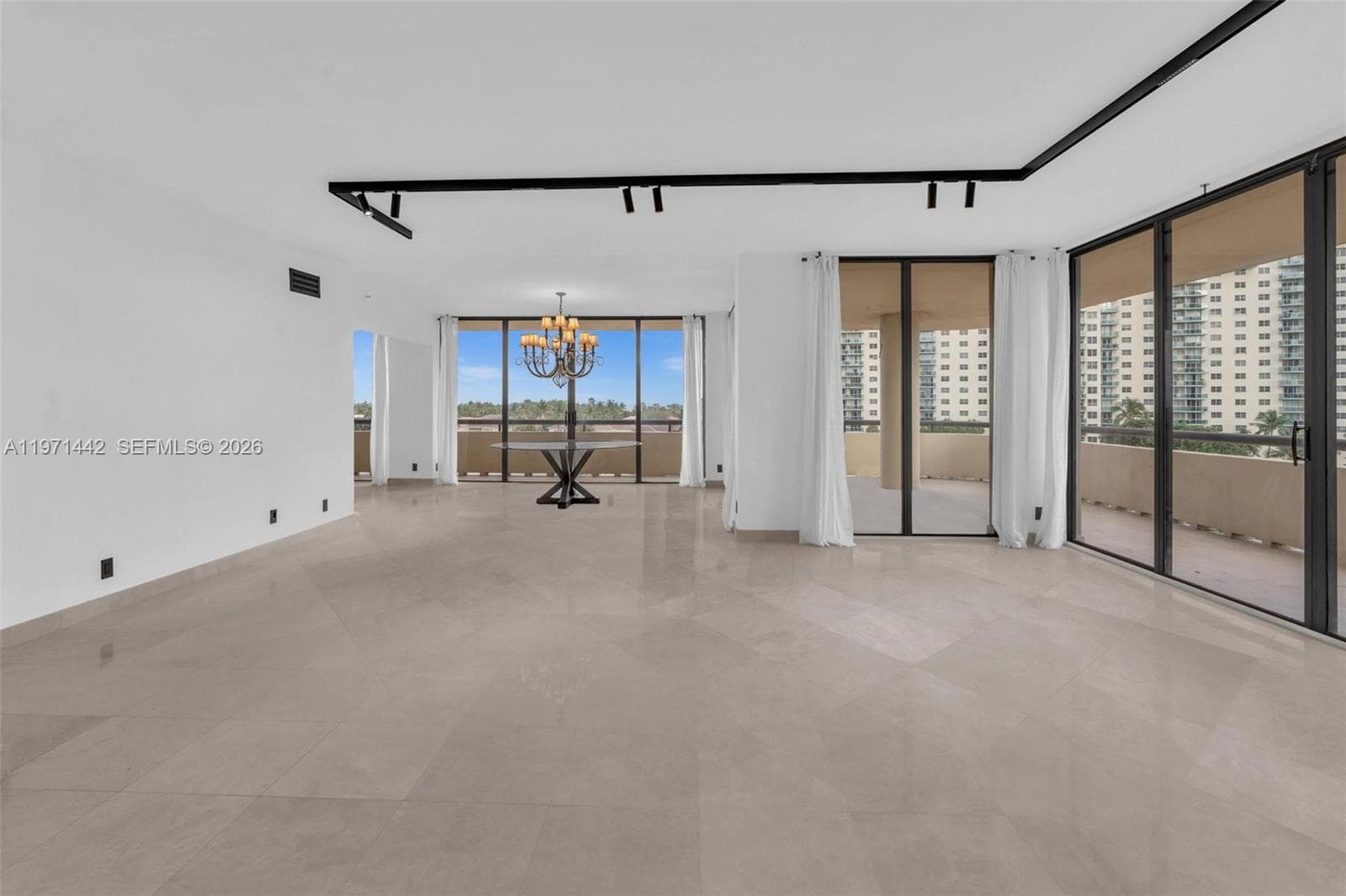 19355 Turnberry Way 3J photo 4