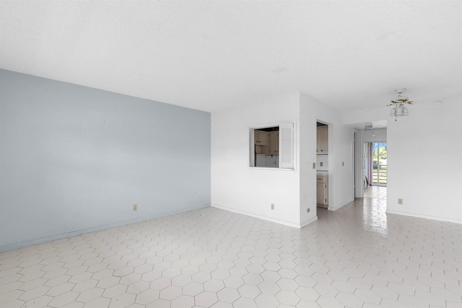 72 Ashby B photo 2