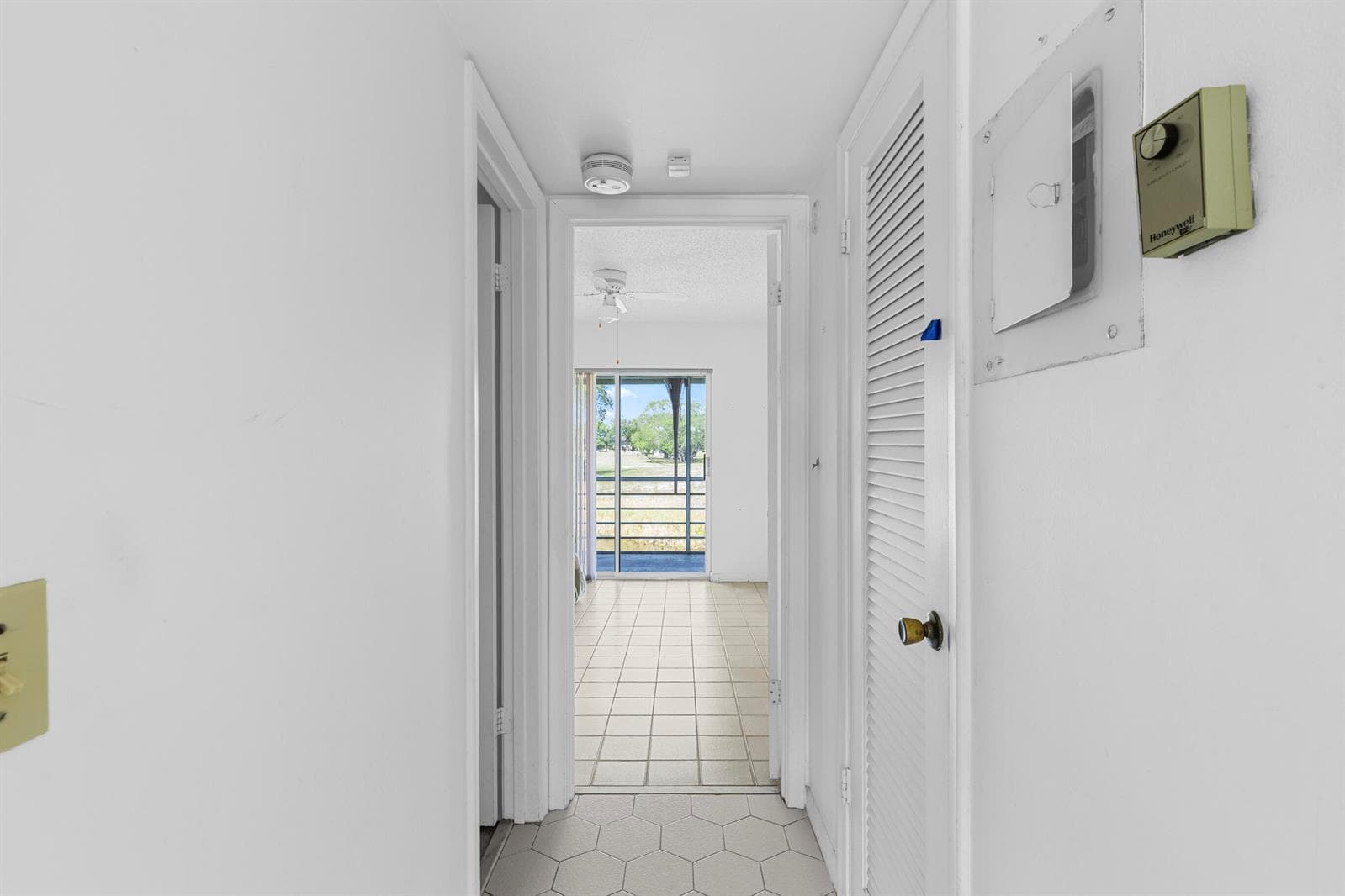 72 Ashby B photo 16