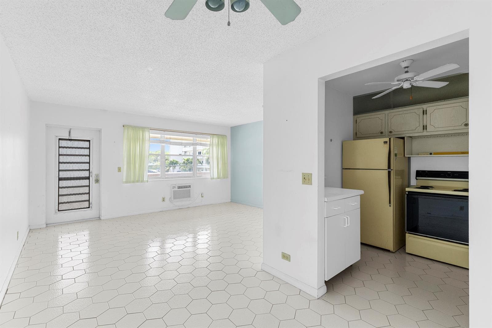 72 Ashby B photo 12