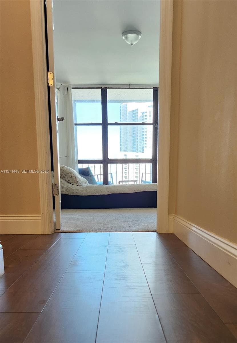 1000 Parkview Dr 1026 photo 17