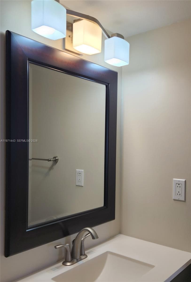 1000 Parkview Dr 1026 photo 20