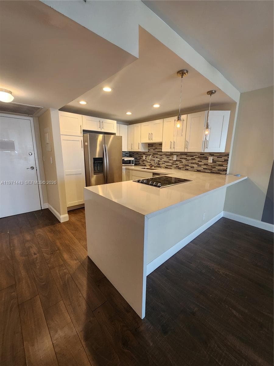 1000 Parkview Dr 1026 photo 10