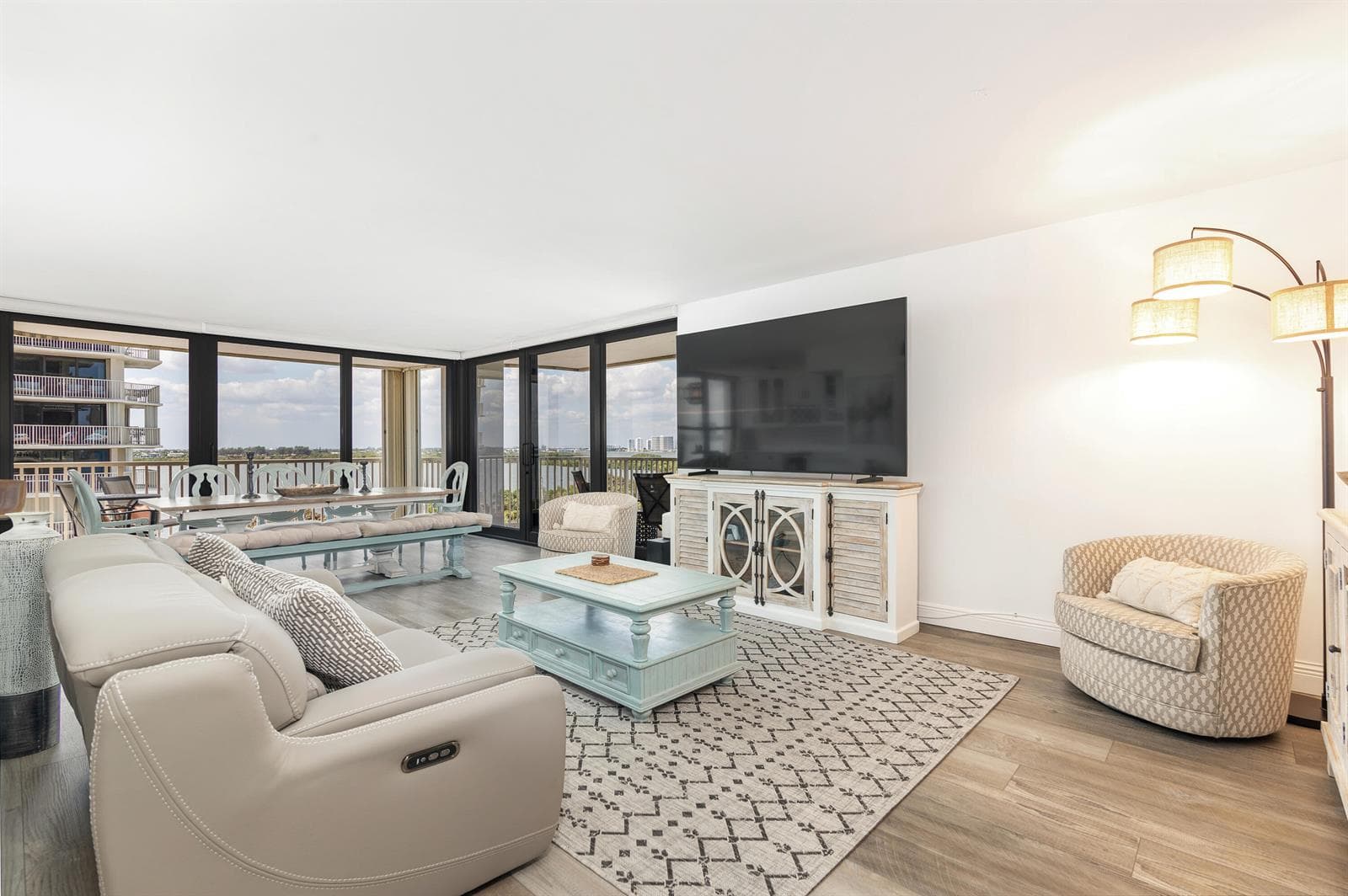5480 N Ocean Drive A6d photo 2
