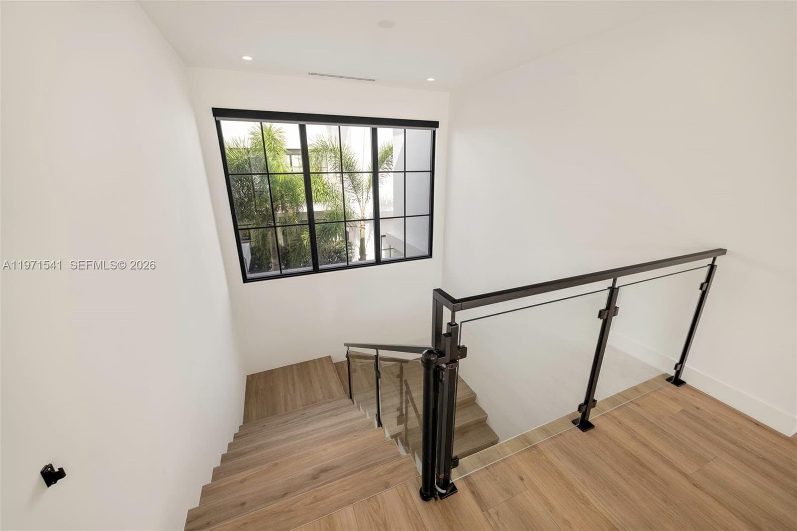 885 NE 76th St photo 21